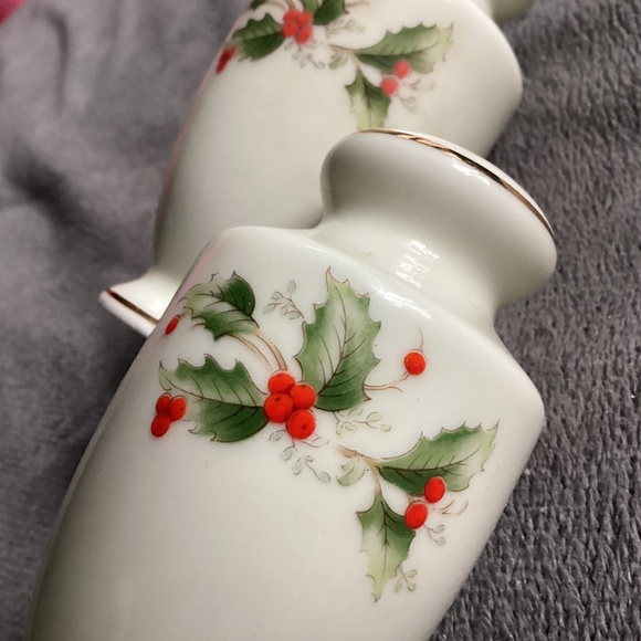 VINTAGE SET OF CHRISTMAS SALT AND PEPPER SHAKERS - Picture 5 of 7